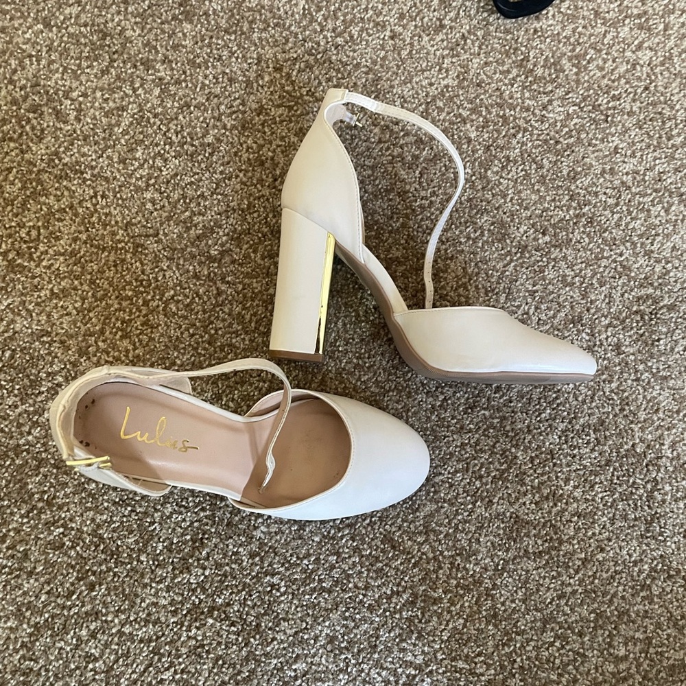 Lulus White Pumps